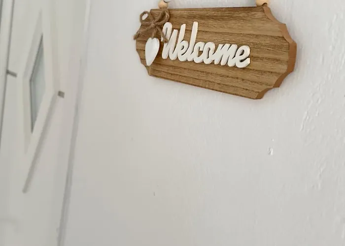 Natalie's אדאמאס