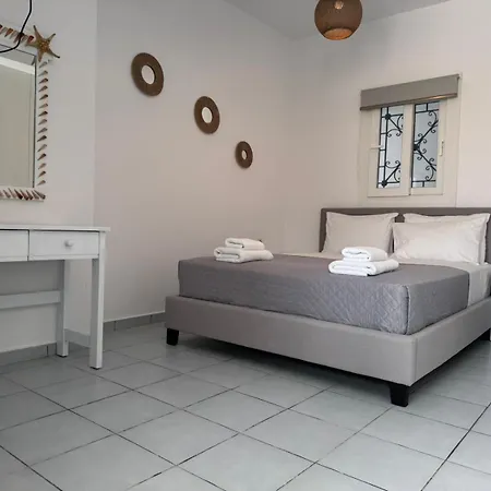 Natalie's * Adamantas (Milos)