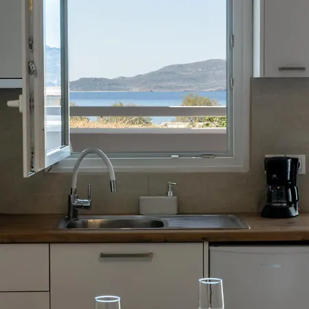Natalie's * Adamantas (Milos)